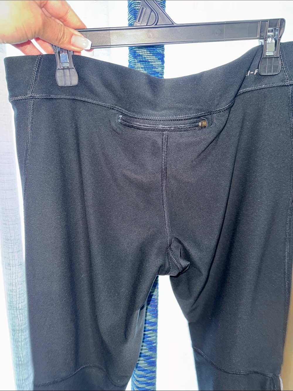 Nike - Black Dri-FIT Cropped Performance Leggings Size Large - Picture 15 of 17